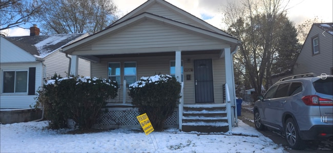 Building Photo - Cute two bed Warren Bungalow