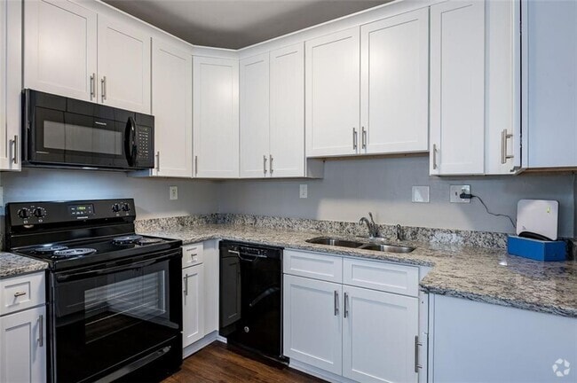 Building Photo - 1095 Deckner Ave SW Rental