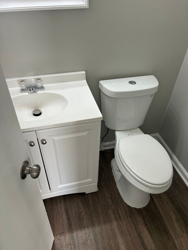 Photo - 3052 Curtis St