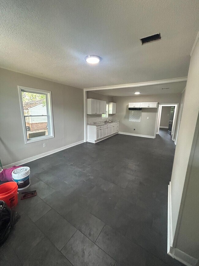 Photo - 2760 Lola Ave