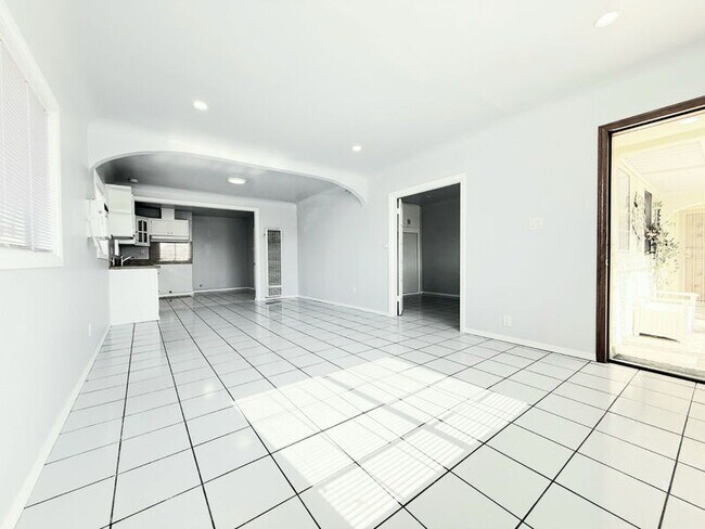 Photo - 2515 Illinois Ave