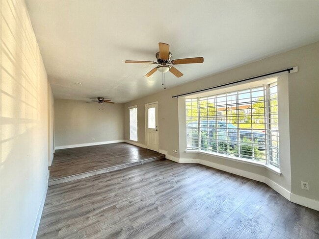 Building Photo - 7119 S Gessner Rd Rental