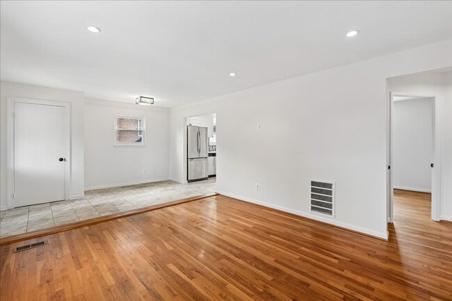 Photo - Remodeled in great location! 4 bedrooms 2 FB Walk to Metro