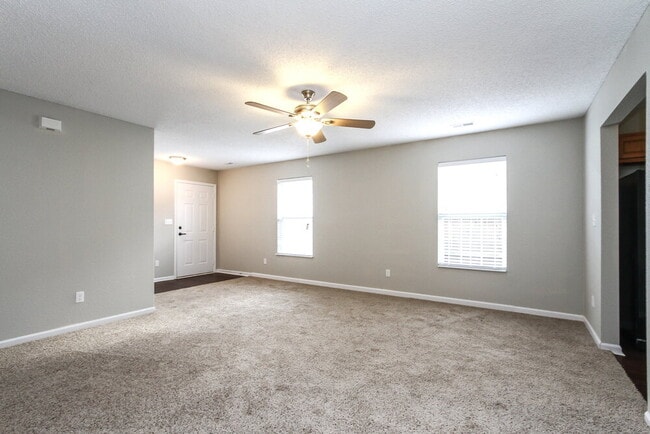 Photo - 652 Locust Grove Ln