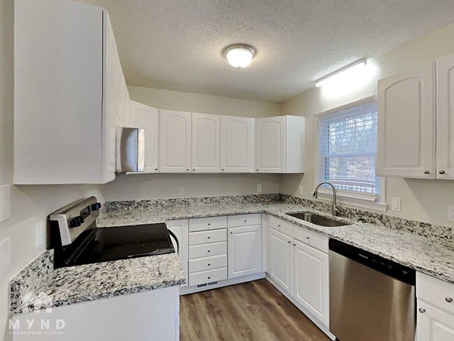 Photo - 400 Miller Rd