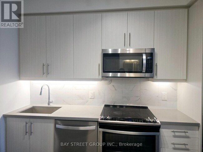 Photo - 85 Oneida Crescent Unit 201