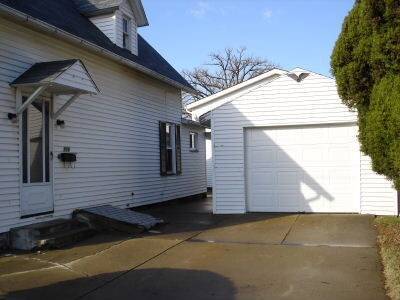 Photo - 716 Spruce Ave SW