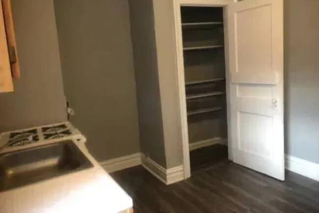 96 N 15th St Unit center