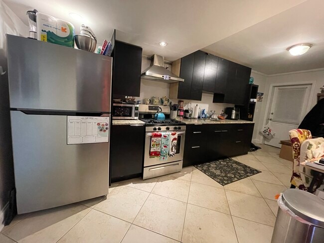 Photo - 412 Sommerville Plz Unit 1