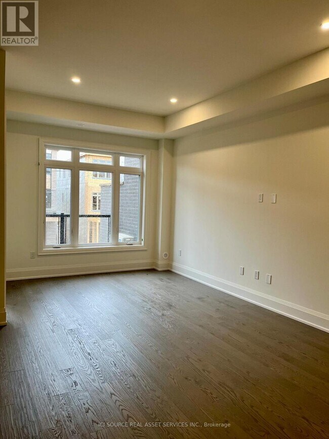 Photo - 3322 Azam Wy