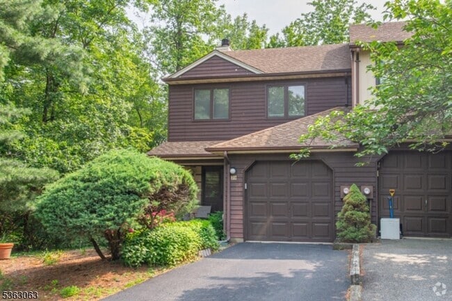Building Photo - 39 Patriots Rd Rental