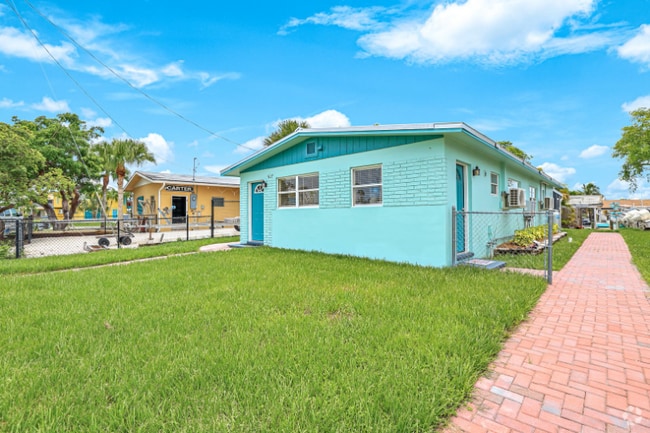 Building Photo - 527 Goodland Dr Rental