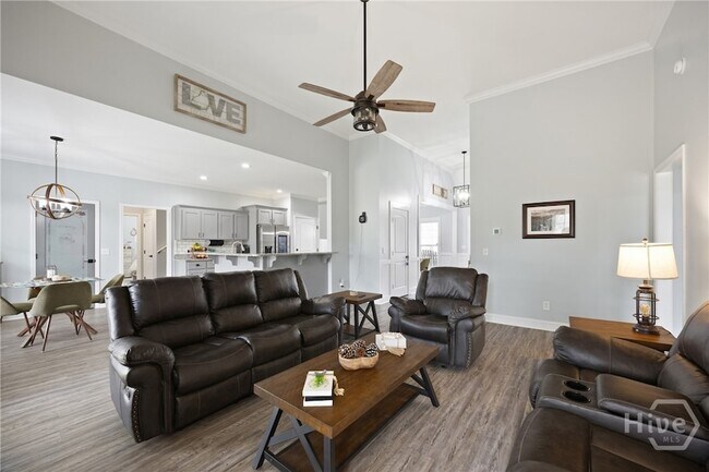 Photo - 440 Rivercrest Dr