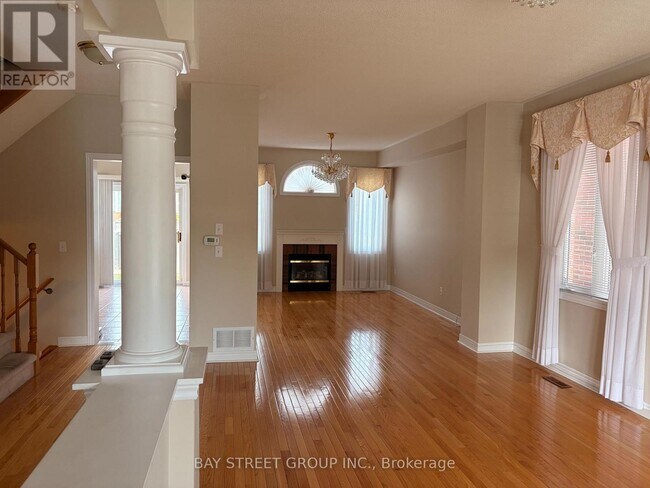 Photo - 211 Stonebridge Dr