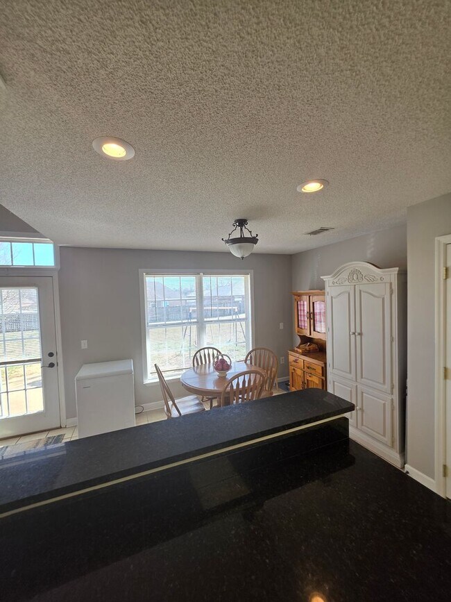 Photo - Available May! Non-Furnished Unit!