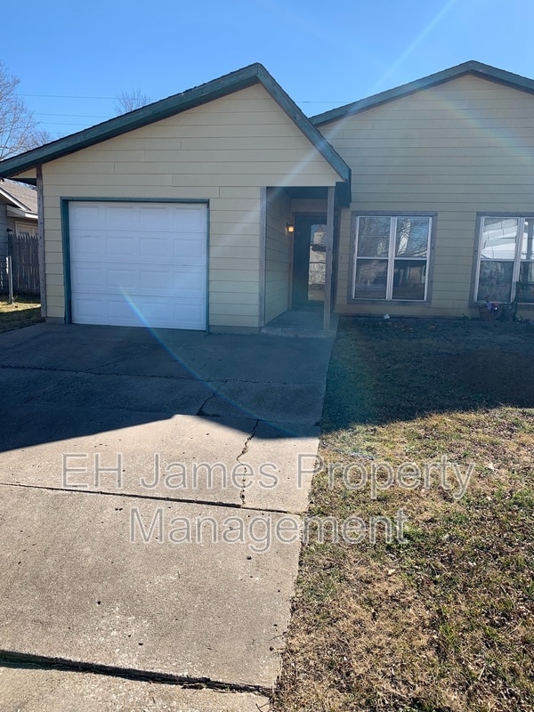 Building Photo - 11032 E 14th Ct