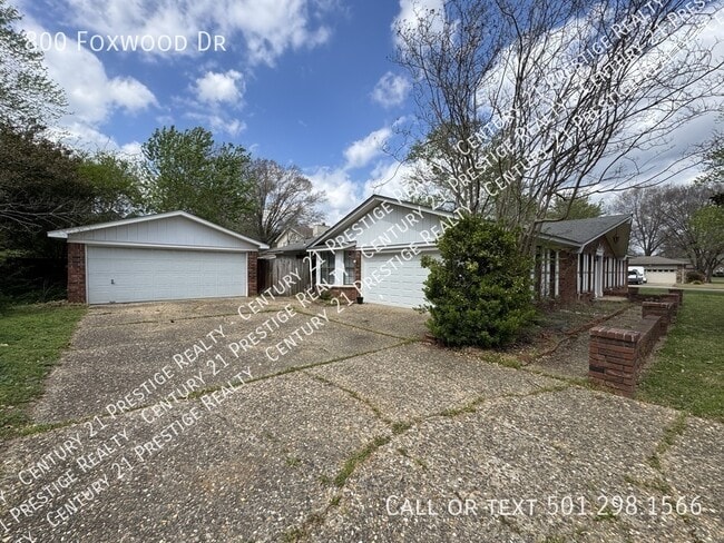 Photo - 800 Foxwood Dr