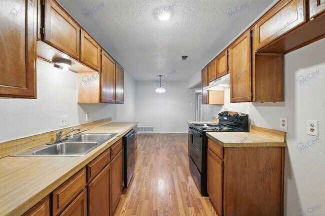 Photo - 6708 S Creek Dr