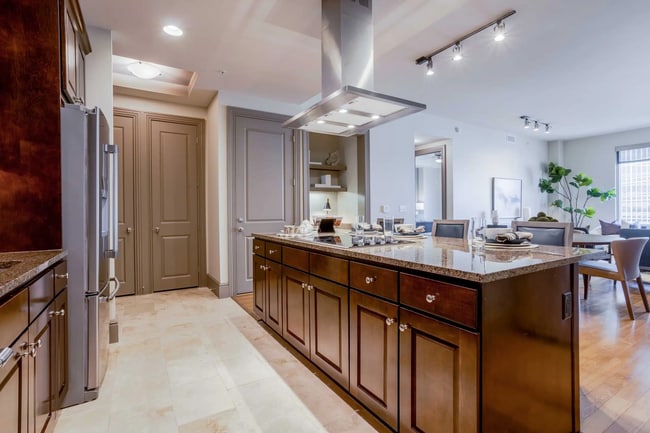 Photo - Your New Home Comes with 2 Weeks Free & $500! Unit 7RW