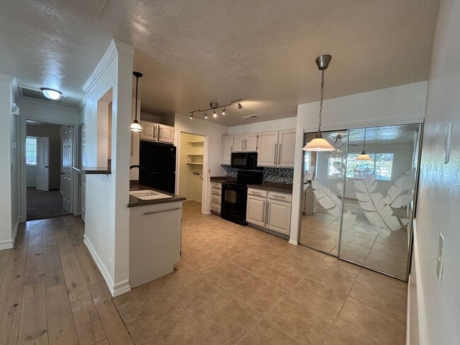 Photo - DARLING TOWNHOME FOR RENT!
