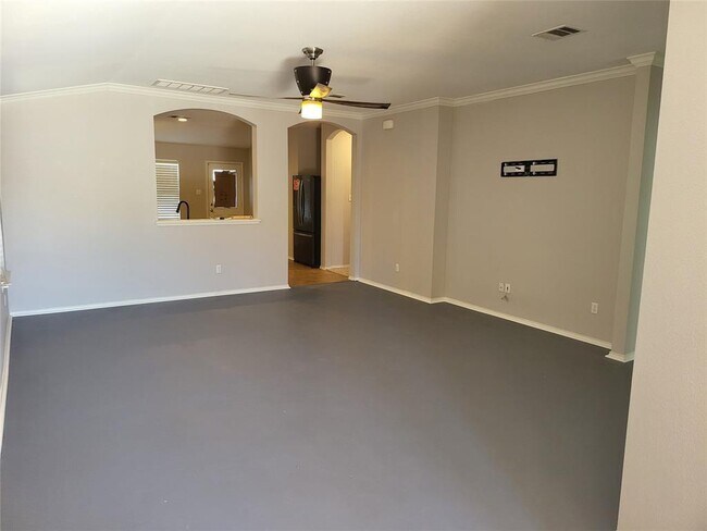 Photo - 5804 Grampian Cove