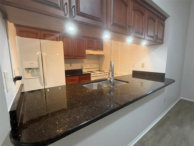 Photo - 3781 Lake Shore Dr