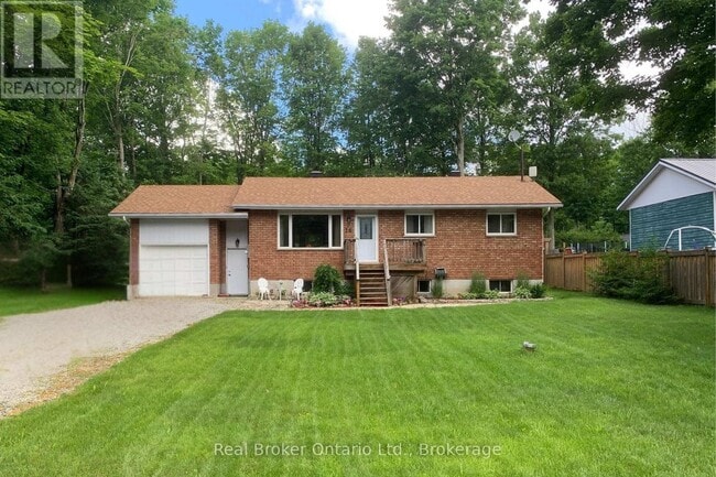 Photo - 16 Mundy Ave