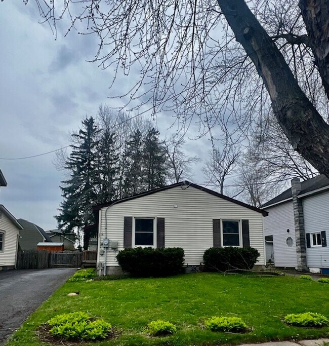 Single Family Home - 2 Beds, 1 Bath- Baldw... - Single Family Home - 2 Beds, 1 Bath- Baldw...