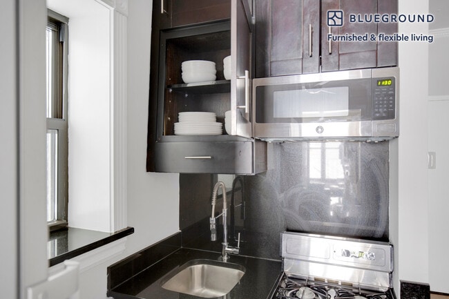 Photo - 209 E 25th St Unit FL2-ID721