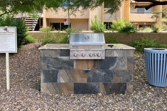 Photo - 8055 E Thomas Rd Unidad SI ID1255470P