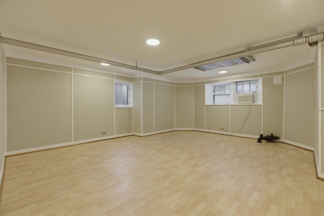 Photo - 6645 N Greenview Ave Unit Garden