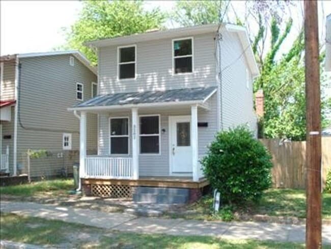 Building Photo - Charming Four-Square House in Church Hill w/ Fenced-in yard & tons of walkability