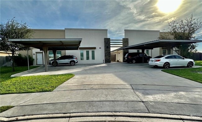 Building Photo - 18 Wolverine St Unit 2