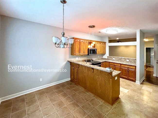 Photo - 203 Silver Tail Ln