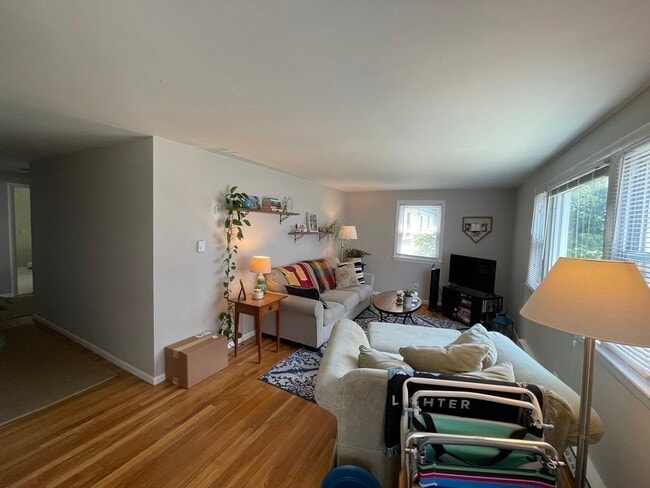 Building Photo - 83 Brayton Rd Unit 1 Rental