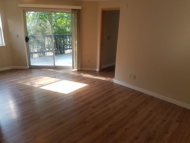 Photo - Watermarke Apts.