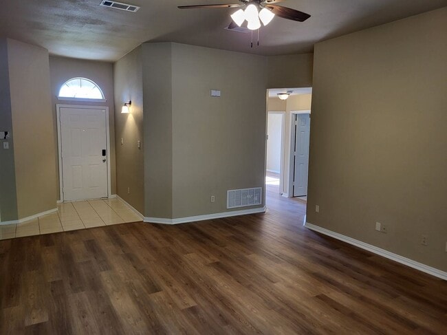 Photo - 3519 Daisy Ln