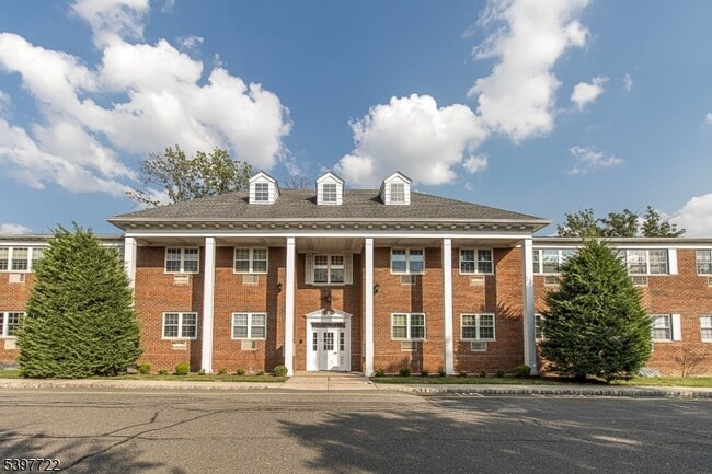 Building Photo - 530 Park Ave Unit 214