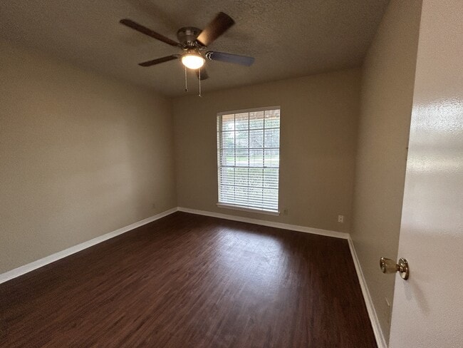 Photo - 1805 Broadmoor Dr