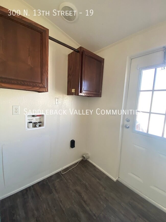 Photo - 300 N 13th St