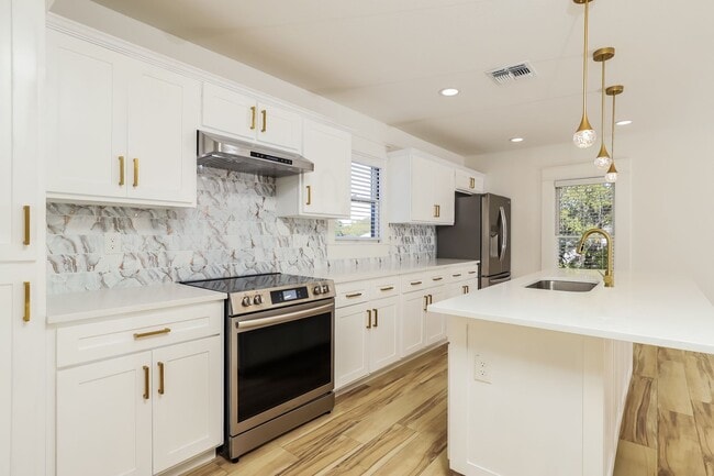 Photo - 120 E Magnolia Ave Unit 201