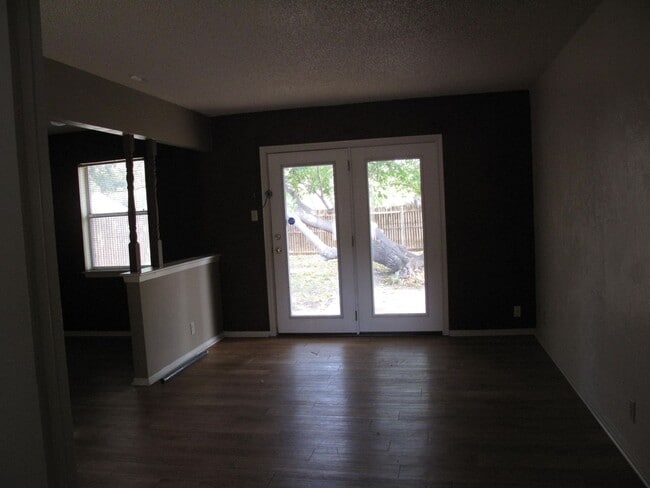 Photo - ***Amazing Home - Great Location ***