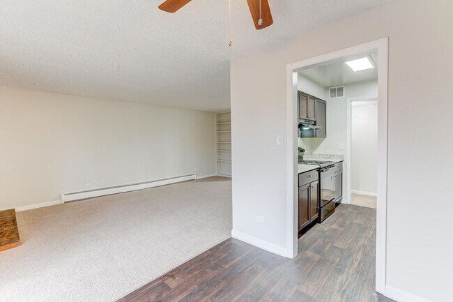 Photo - Monaco Parkway Apartments