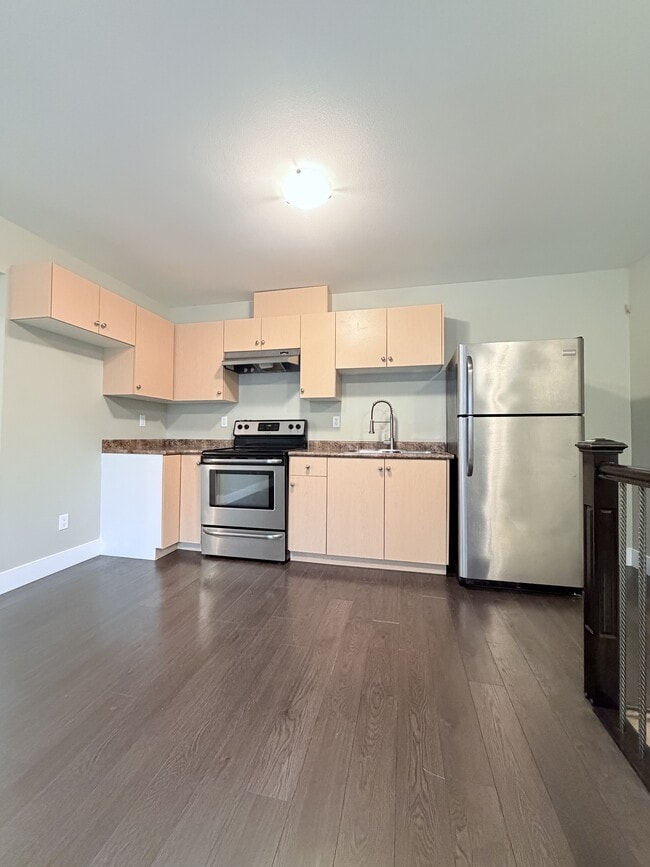 Photo - 14948-14960 60 Ave