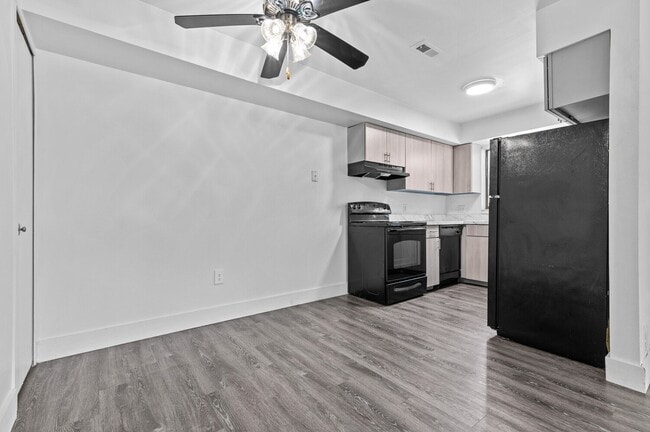 Photo - Pilgrim Village - Canton, MI