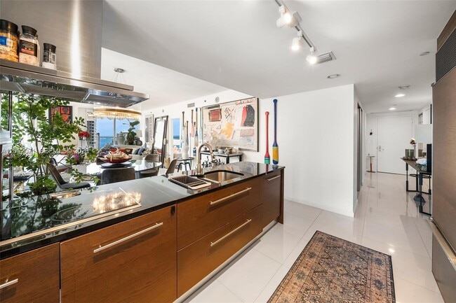 Photo - 495 Brickell Ave Unidad 1802