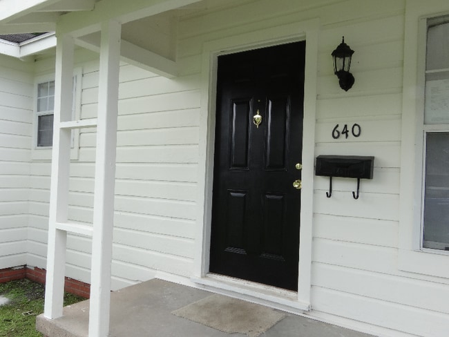 Photo - 640 Oregon Ave