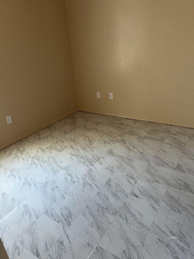 Photo - 706 W 4th St