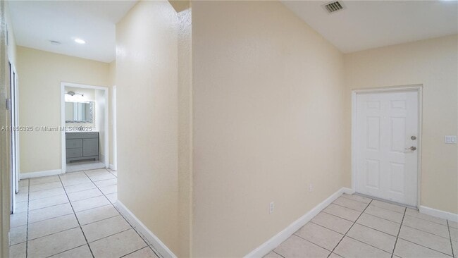 Photo - 1535 SE 26th St Unit 103