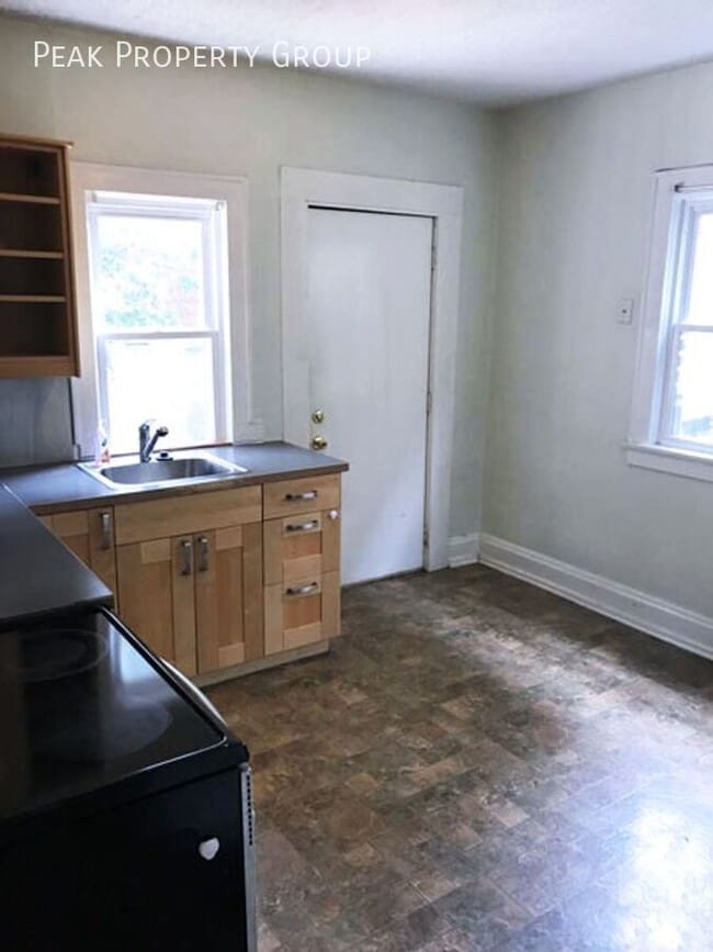 Photo - 1444 Hamlet St